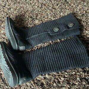 UGG black sweater boots, size 6 7 Classic Cardy
